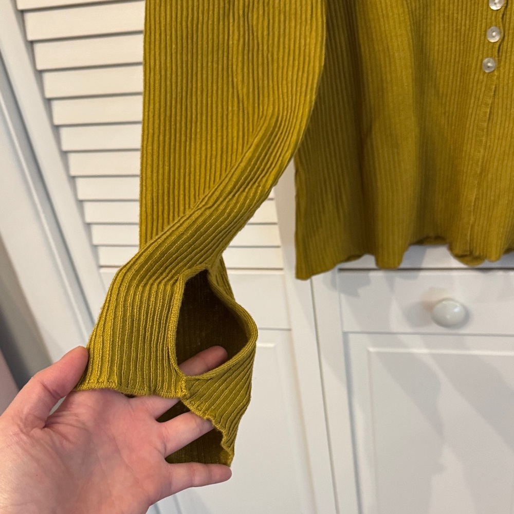 Chartreuse Button-Front Ribbed Long Sleeve Top - Picture 4 of 6